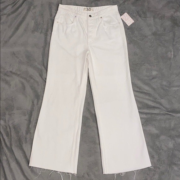 Free People | white flare jeans | Sz 10/30 - Picture 5 of 16